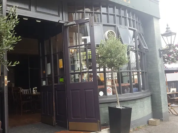 Maid Of Muswell: photo 4 of 10
