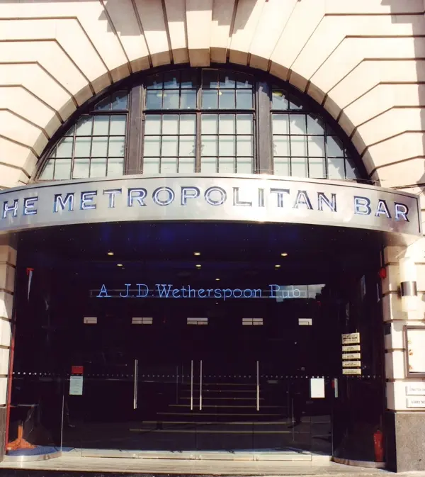 Metropolitan Bar, London NW1
