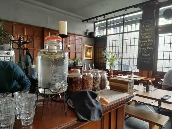 Queens Head & Artichoke: photo 5 of 10